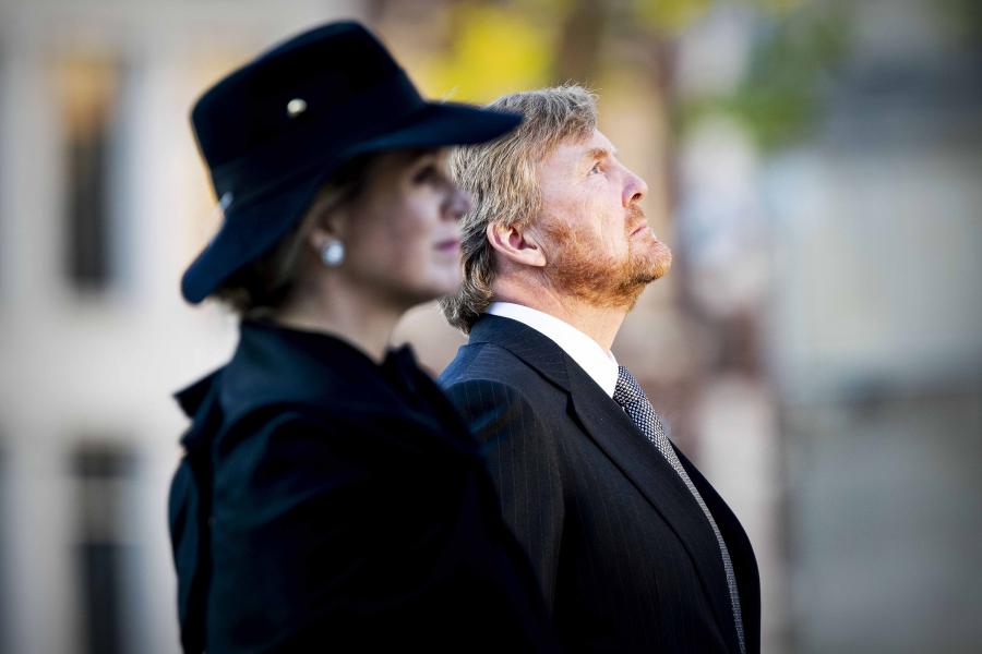 Het koningspaar tijdens de Nationale Dodenherdenking op de Dam.