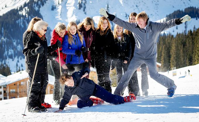 Koning Willem Alexander doet met Claus-Casimir een photobomb. Foto door Robin van Lonkhuijsen.