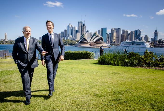 Mark Rutte maakt samen met Australische minister-president Scott Morrison een wandeling in de tuin van het Admiralty House. Foto door Bart Maat.
