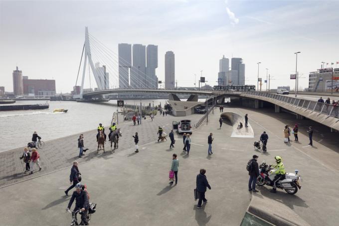 De politie in Rotterdam. Foto door Lars van den Brink