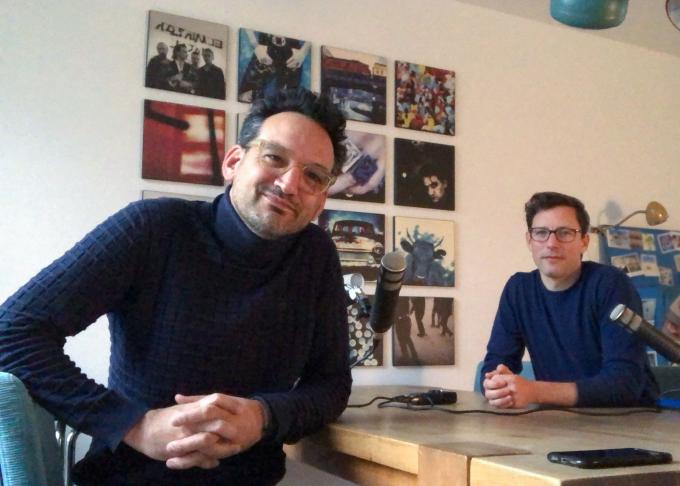 Andreas Terlaak en Bart Maat tijdens het opnemen van de podcastaflevering.